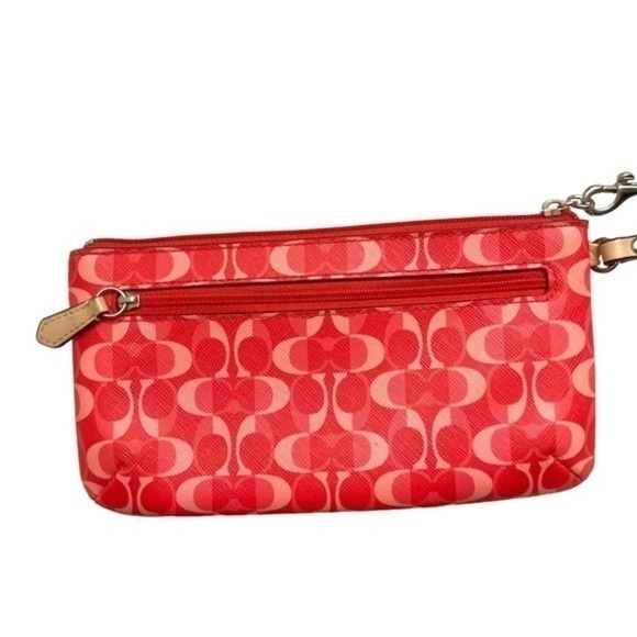 Coach Peyton red wristlet clutch bag